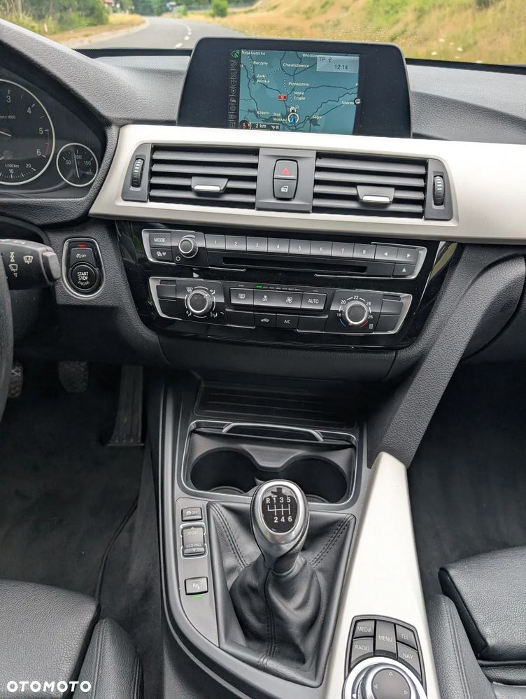 BMW Seria 3 318d xDrive Advantage - 24