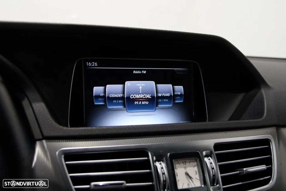 Mercedes-Benz E 250 BlueTEC Avantgarde Auto. - 23