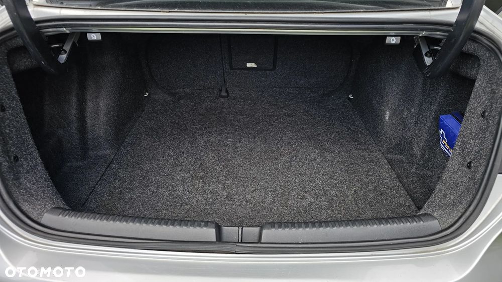 Volkswagen Jetta - 9