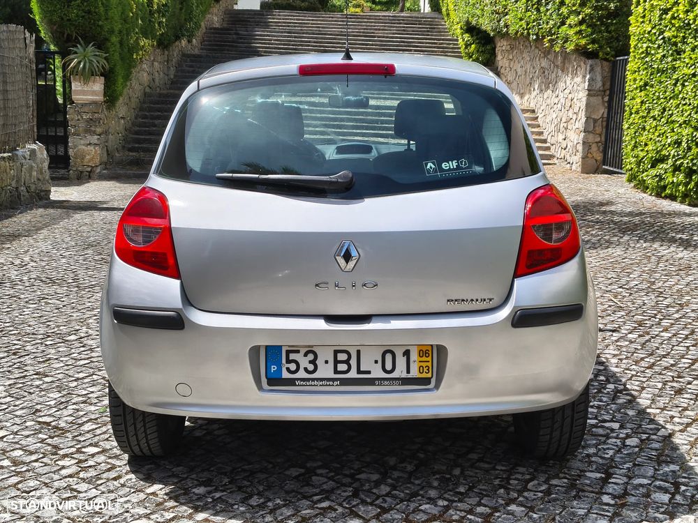 Renault Clio 1.2 16V Privilège - 7