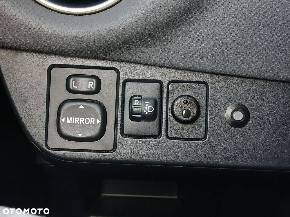 Toyota Yaris Hybrid 100 Premium EU6 - 30