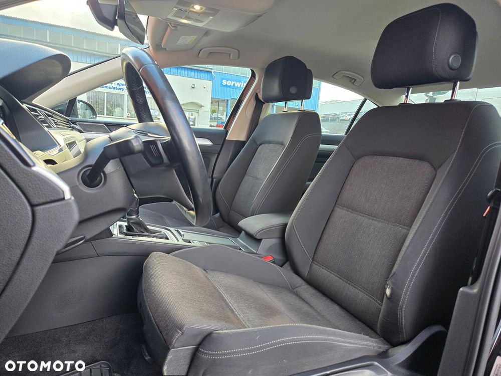 Volkswagen Passat - 20