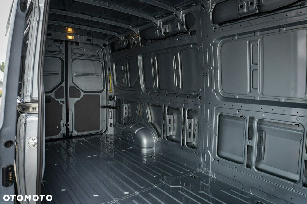 Volkswagen Crafter - 13