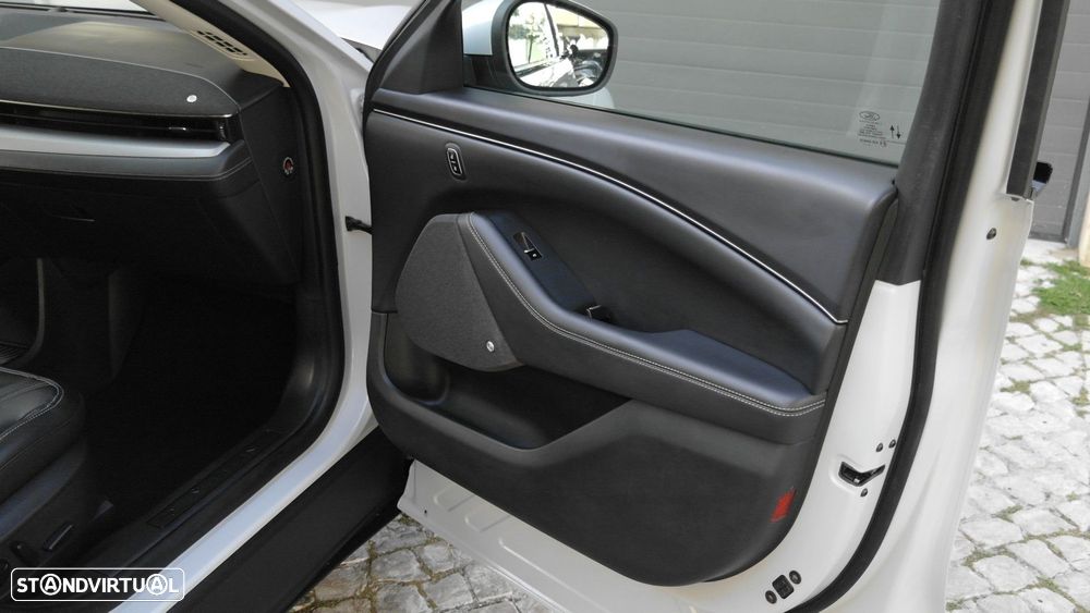 Ford Mustang Mach-E 98.7 kWh Premium - 37