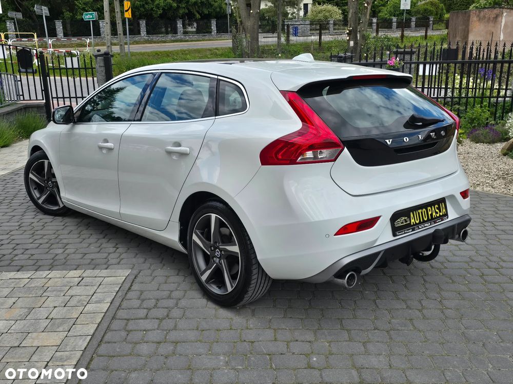 Volvo V40 D2 R Design - 15