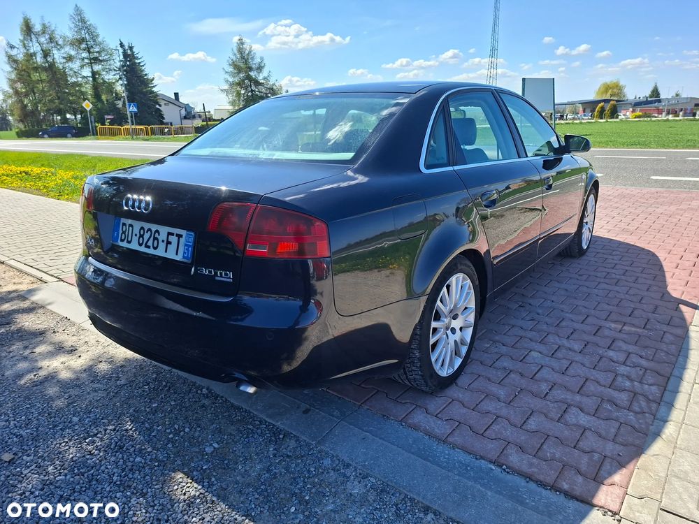 Audi A4 Limousine - 3