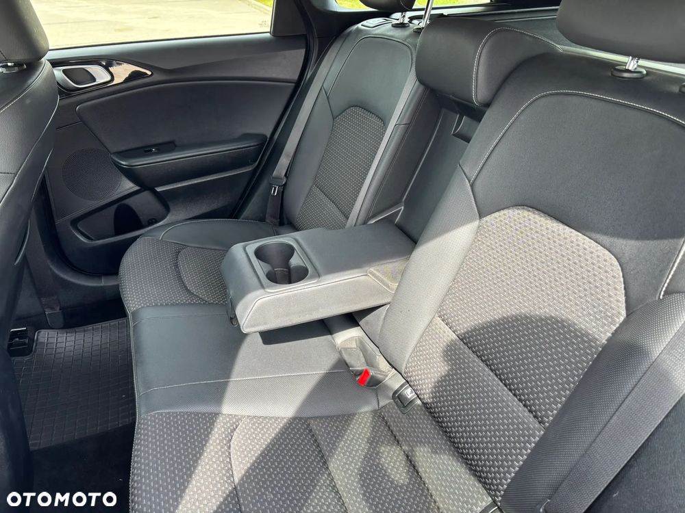 Kia Ceed 1.4 T-GDI L Business Line - 33