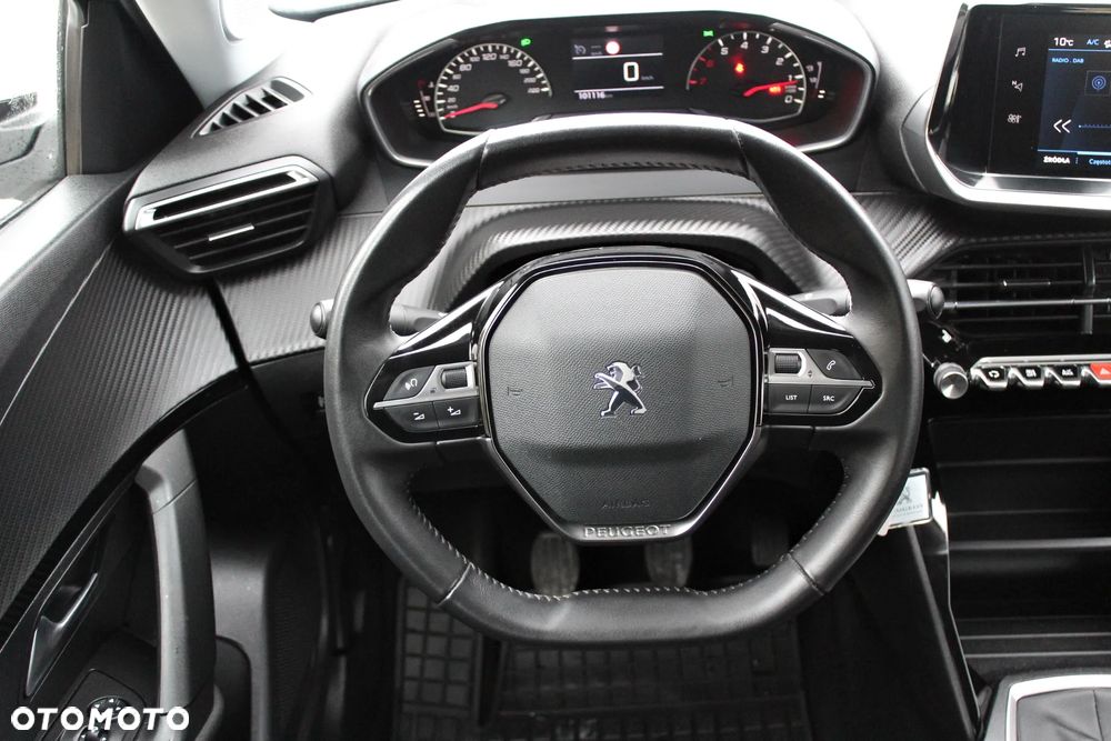 Peugeot 2008 1.2 PureTech Allure S&S - 12