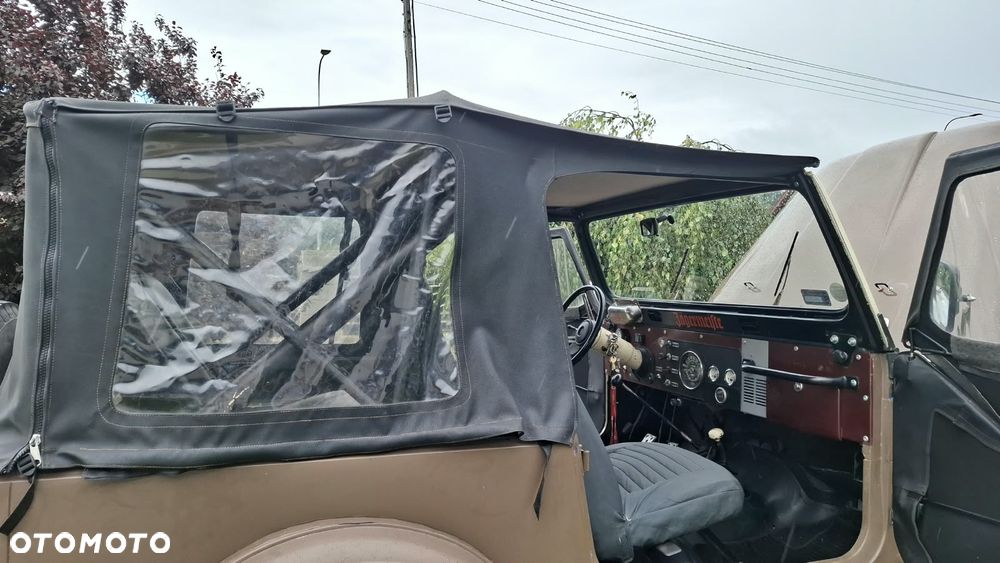 Jeep CJ - 8