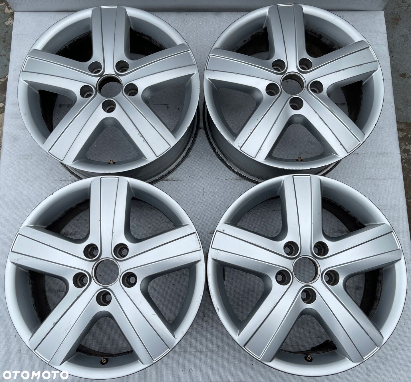 Felgi VW Volkswagen T5 T6 Amarok 7J 17" ET55 365 - 1