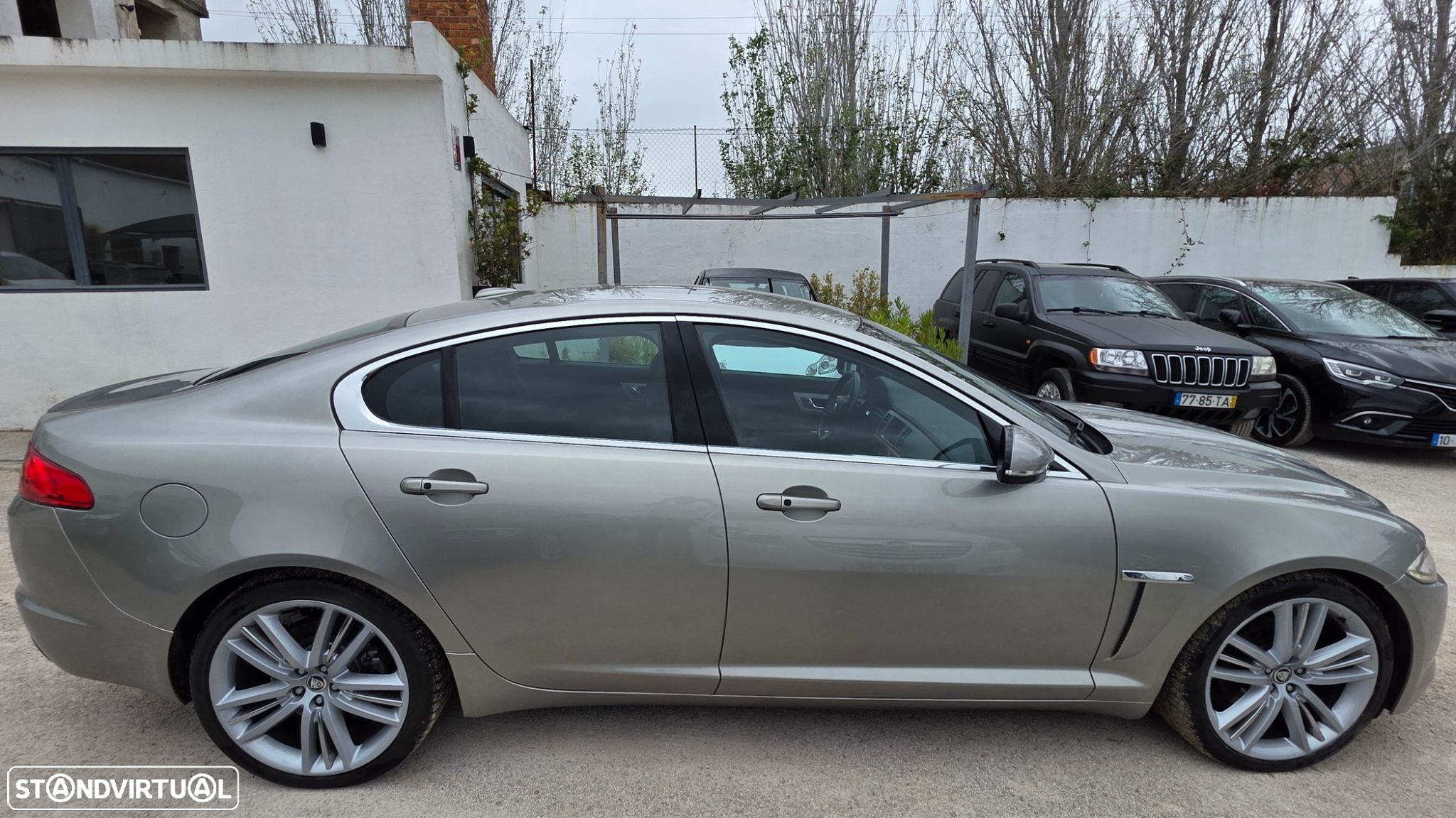 Jaguar XF 2.2 D Premium Luxury - 8