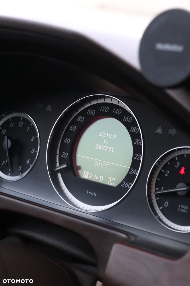 Mercedes-Benz Klasa E - 24