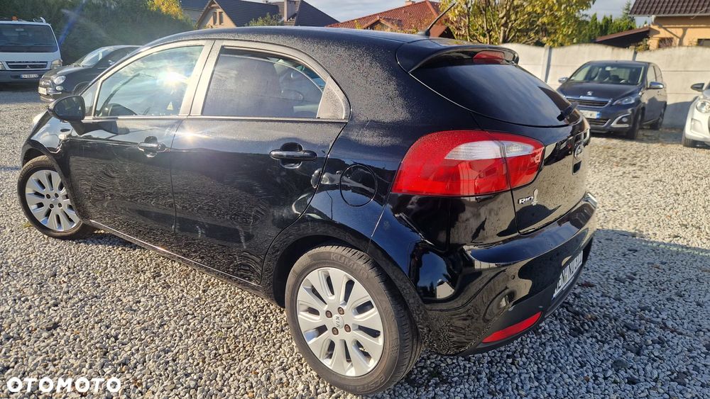 Kia Rio 1.2 Dream Team Edition - 10