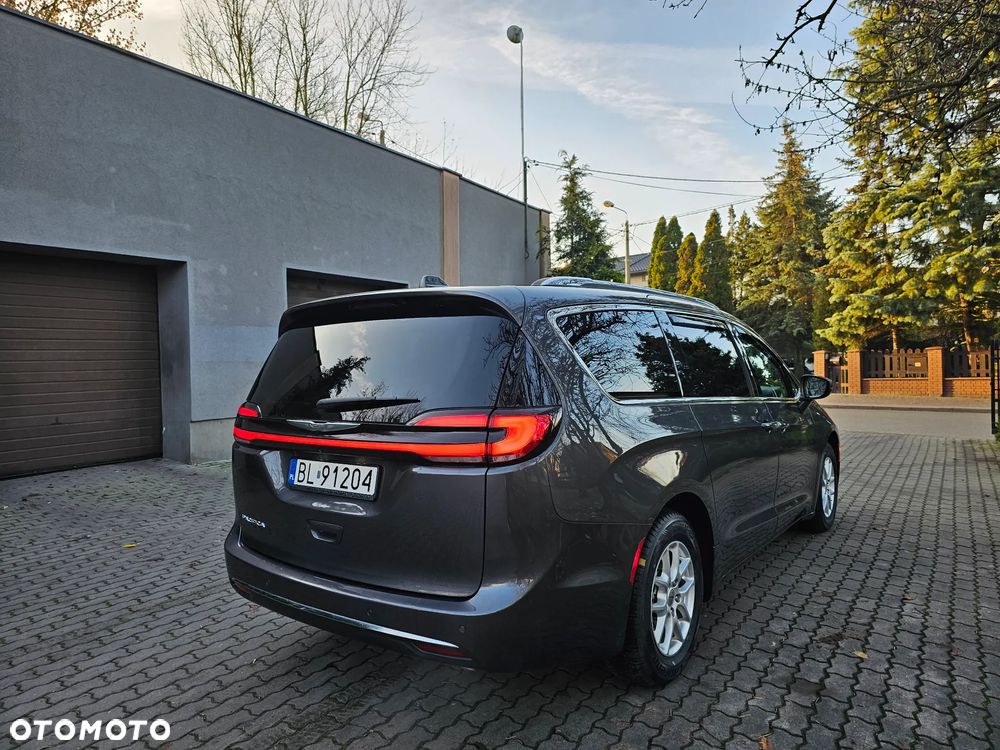 Chrysler Pacifica - 35