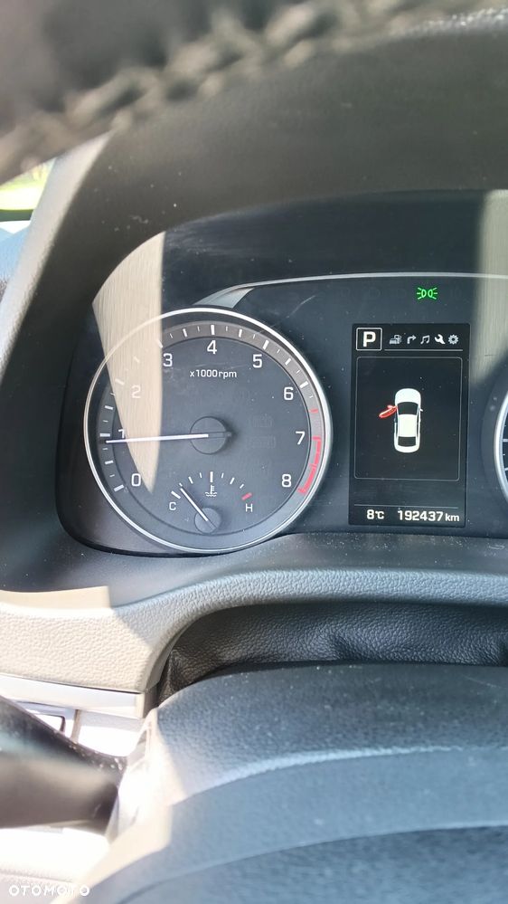 Hyundai Elantra - 13