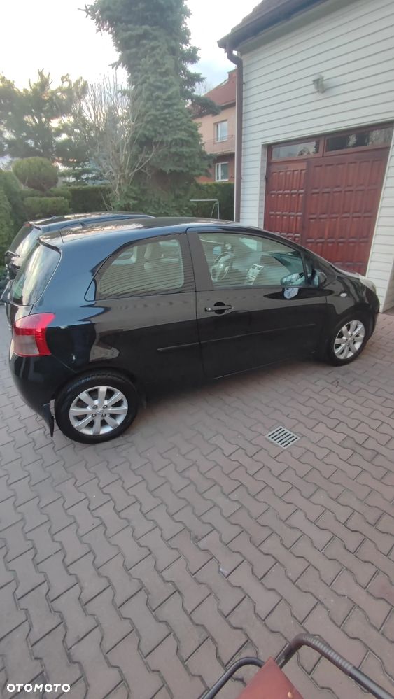Toyota Yaris - 4