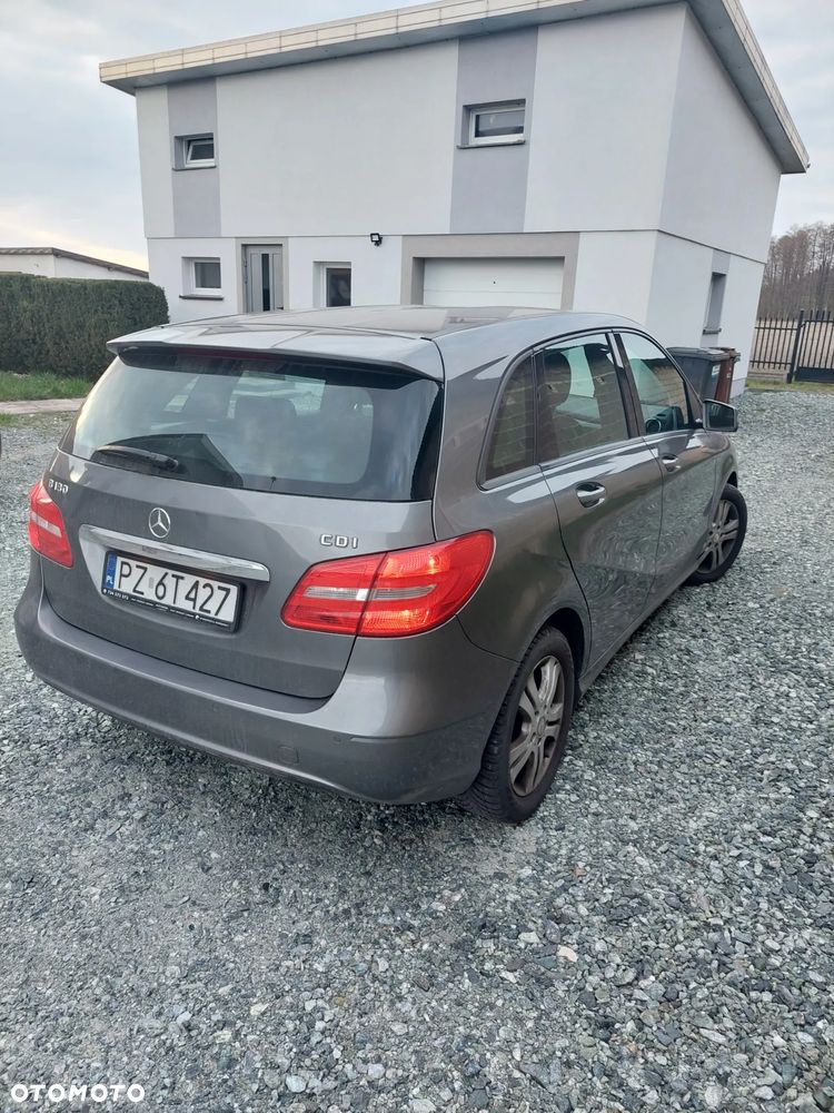 Mercedes-Benz Klasa B 180 d BlueEFFICIENCY Edition Style - 4