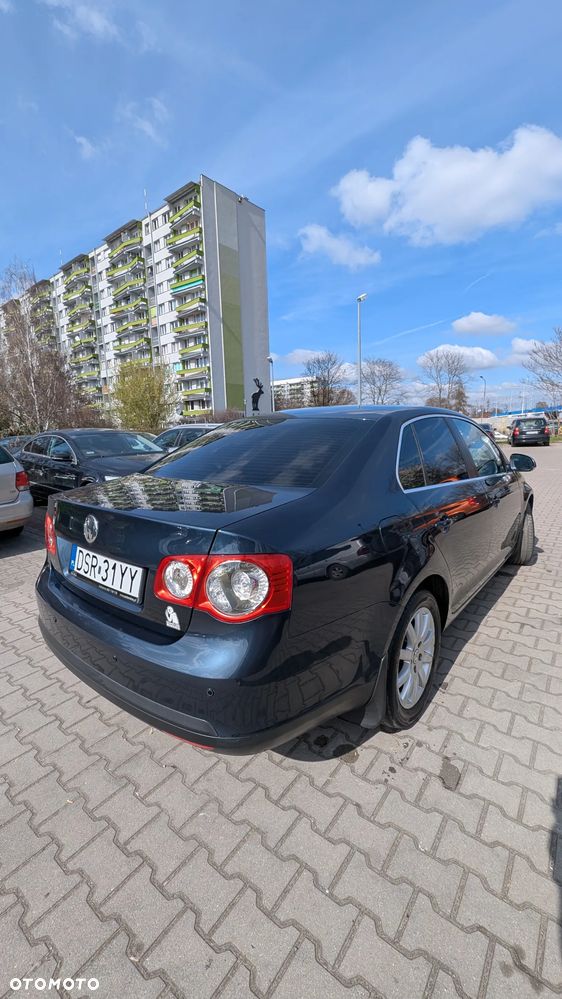 Volkswagen Jetta 1.6 TDI DPF Comfortline - 4
