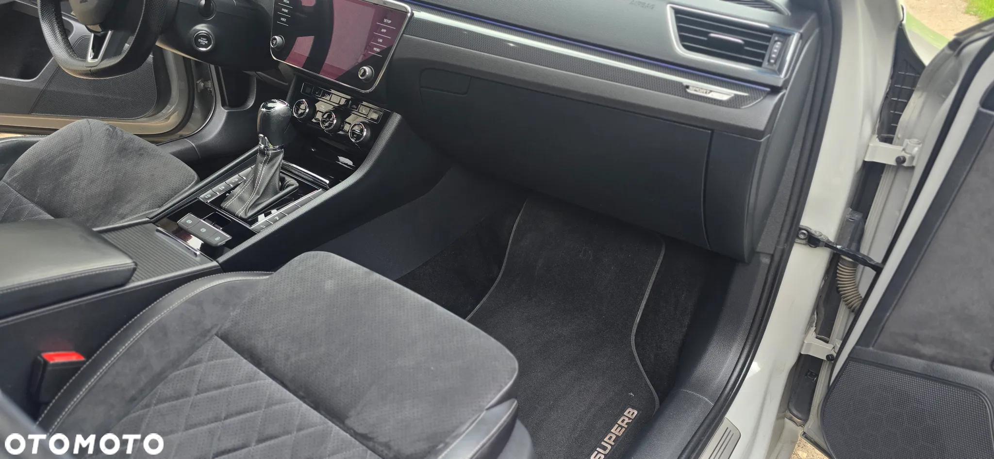 Skoda Superb 2.0 TDI Sportline DSG - 27