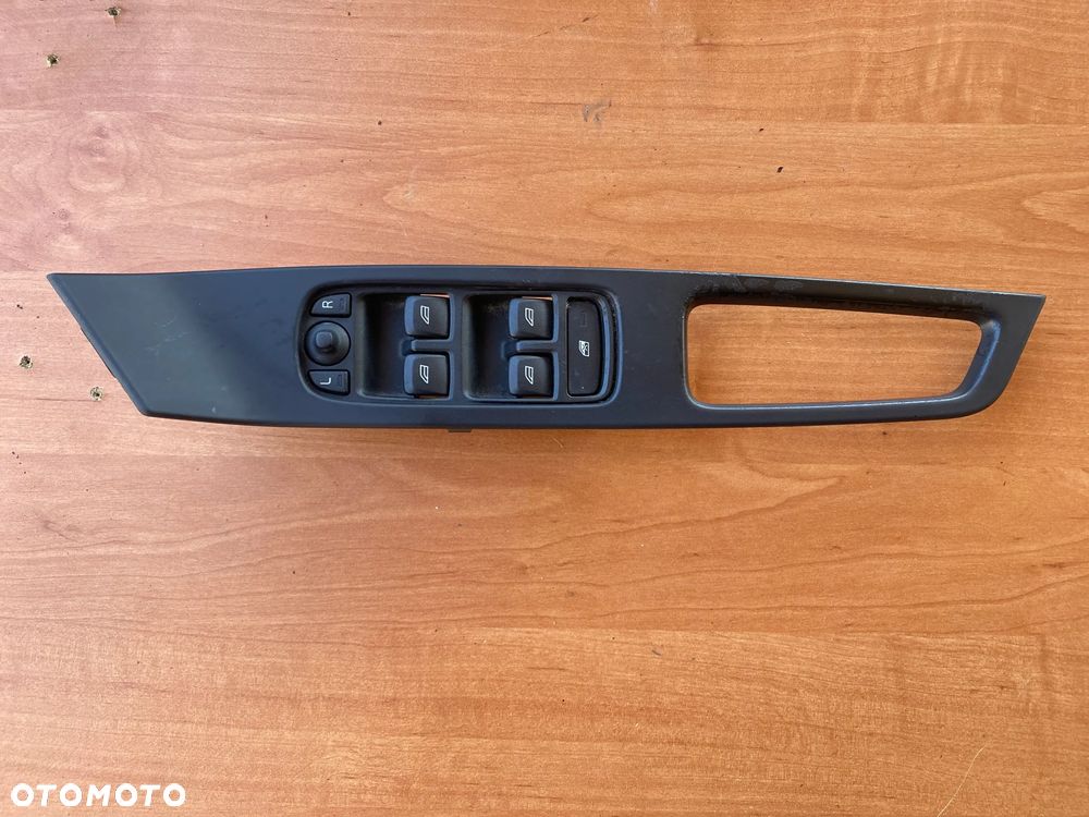 PANEL STEROWANIA SZYB PRZEŁĄCZNIKI VOLVO V60 9123968 - 1