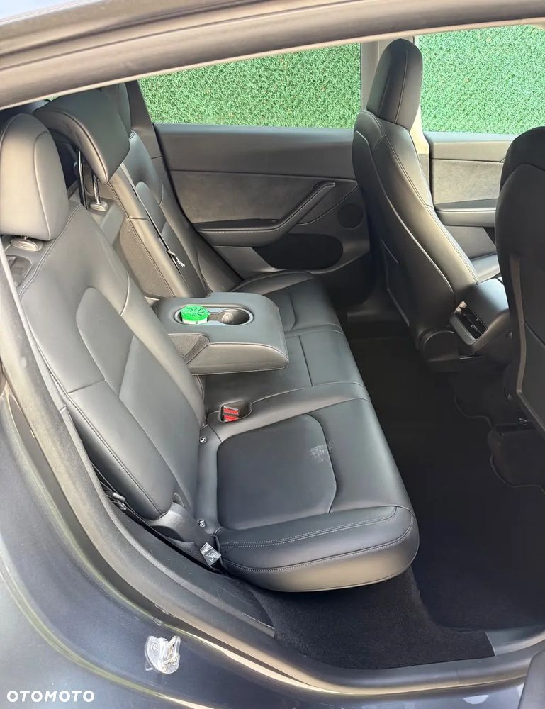Tesla Model Y Long Range Dual Motor AWD - 10
