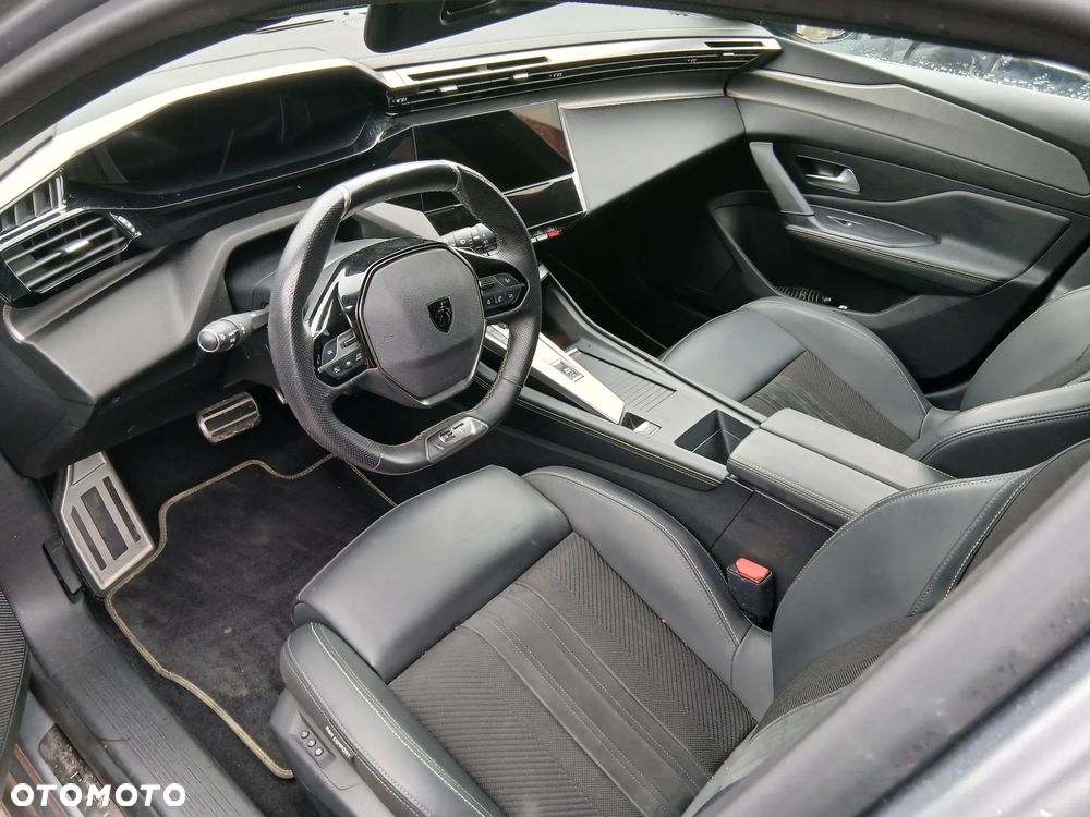 Peugeot 308 - 8