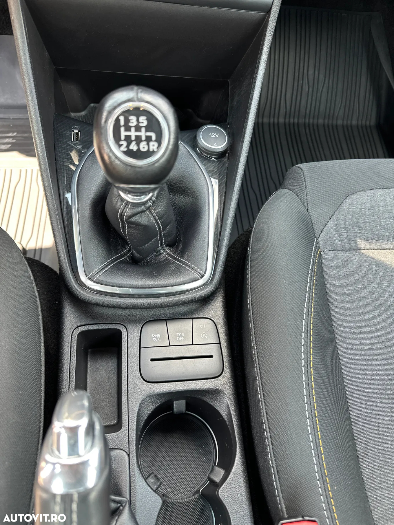 Ford Fiesta 1.0 EcoBoost S&S ACTIVE X - 34