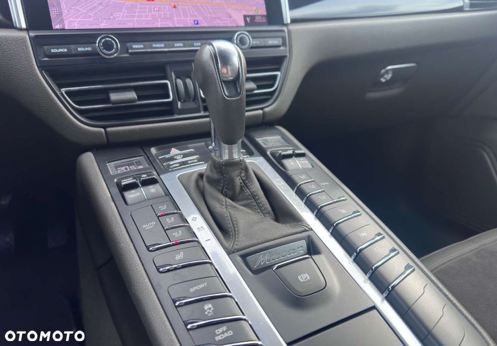 Porsche Macan - 17