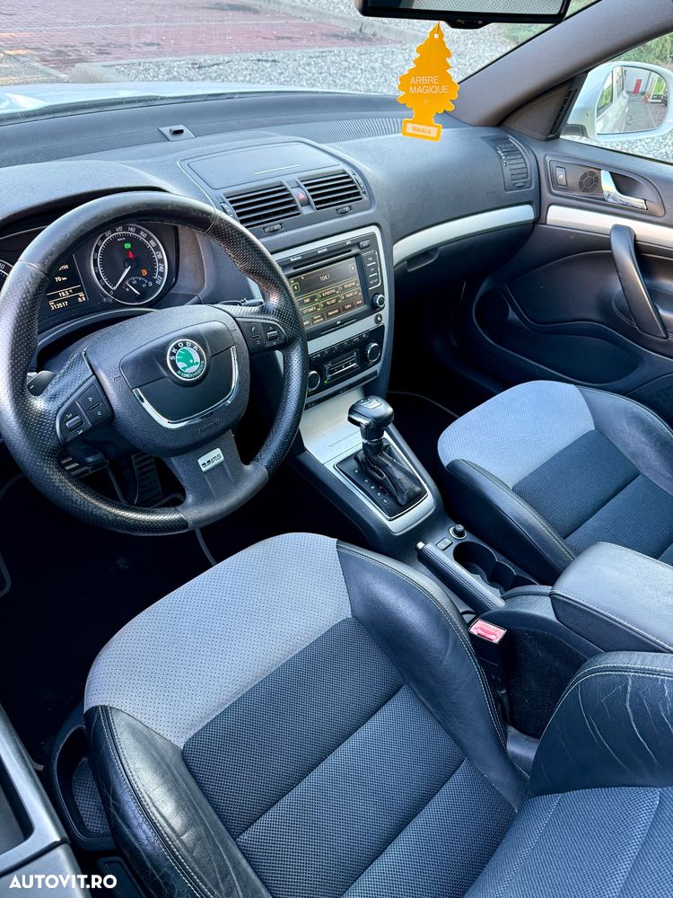 Skoda Octavia Combi 2.0 TDI CR DPF DSG RS - 7