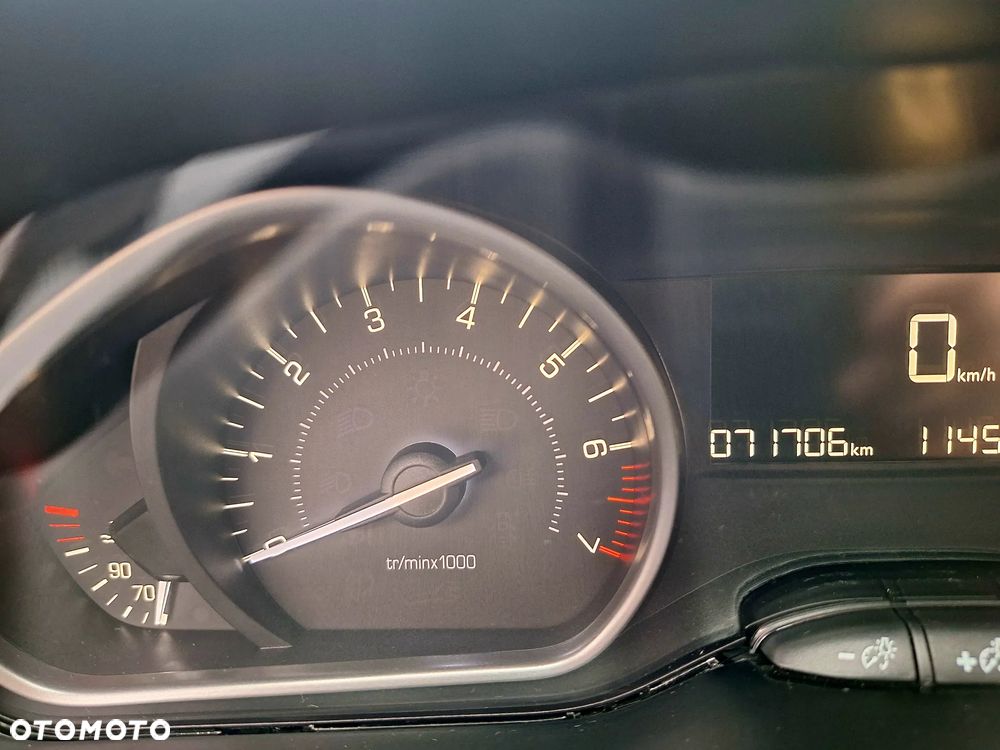 Peugeot 208 1.2 PureTech Active - 11