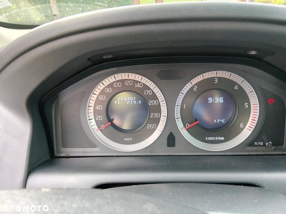 Volvo XC 60 D5 AWD - 6