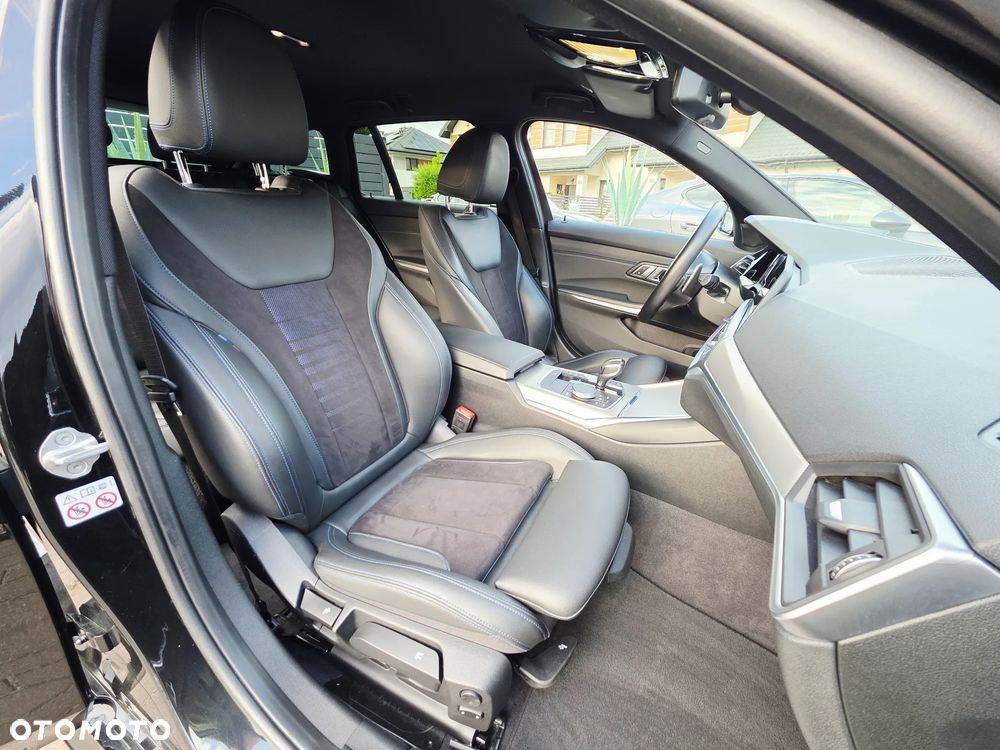 BMW Seria 3 320d Edition M Sport Shadow - 36