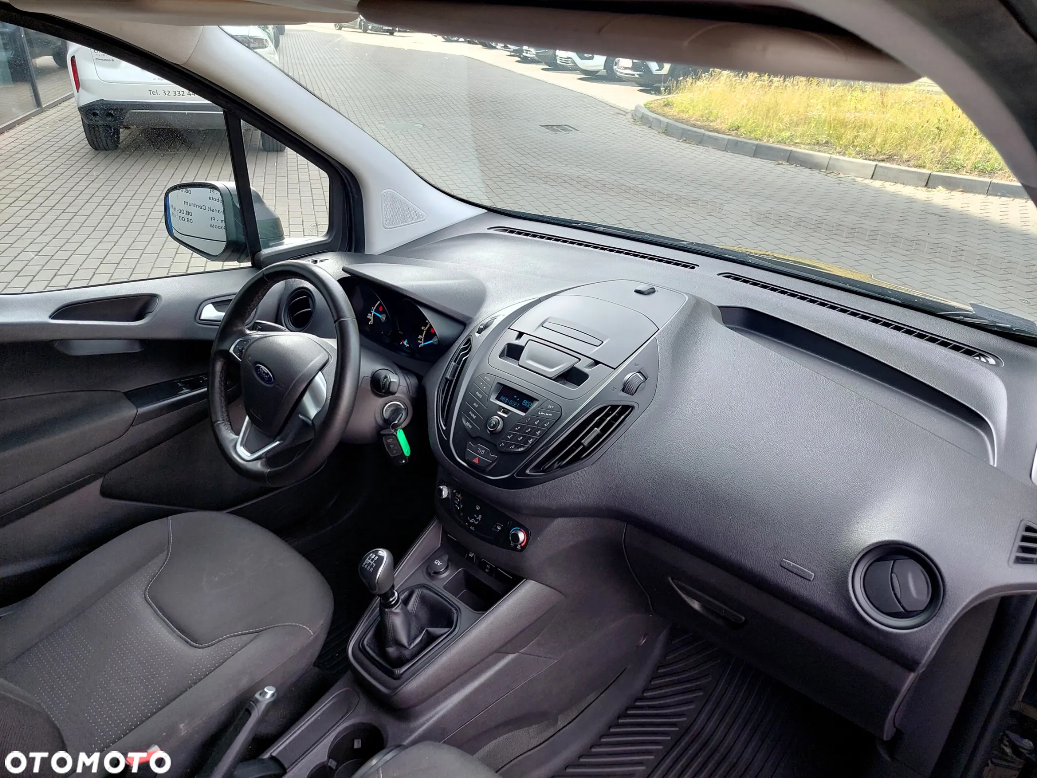 Ford COURIER - 13