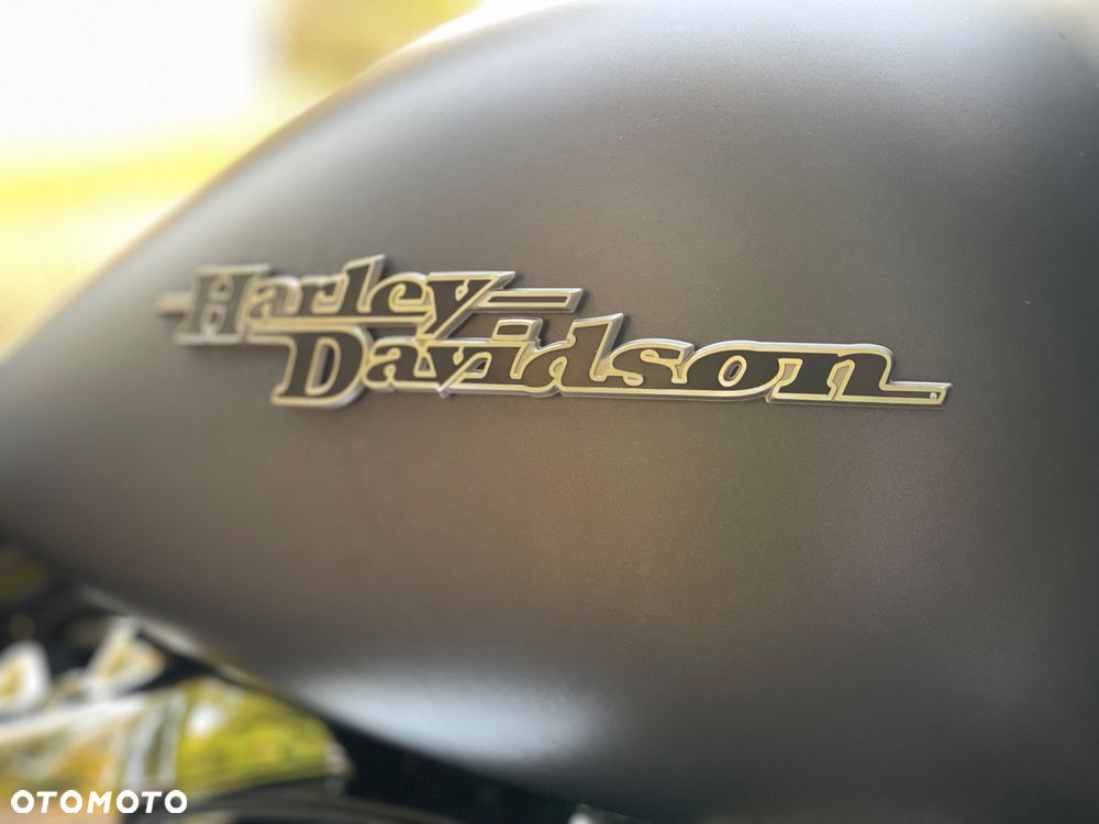 Harley-Davidson Touring Street Glide - 11