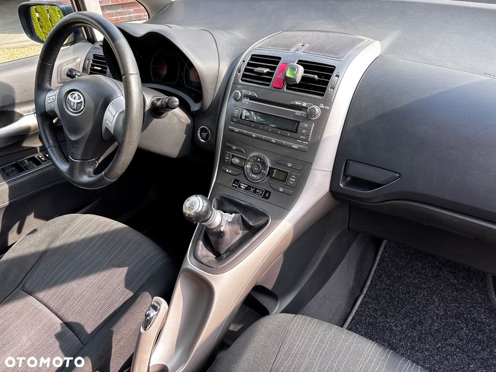 Toyota Auris 1.6 Executive - 17