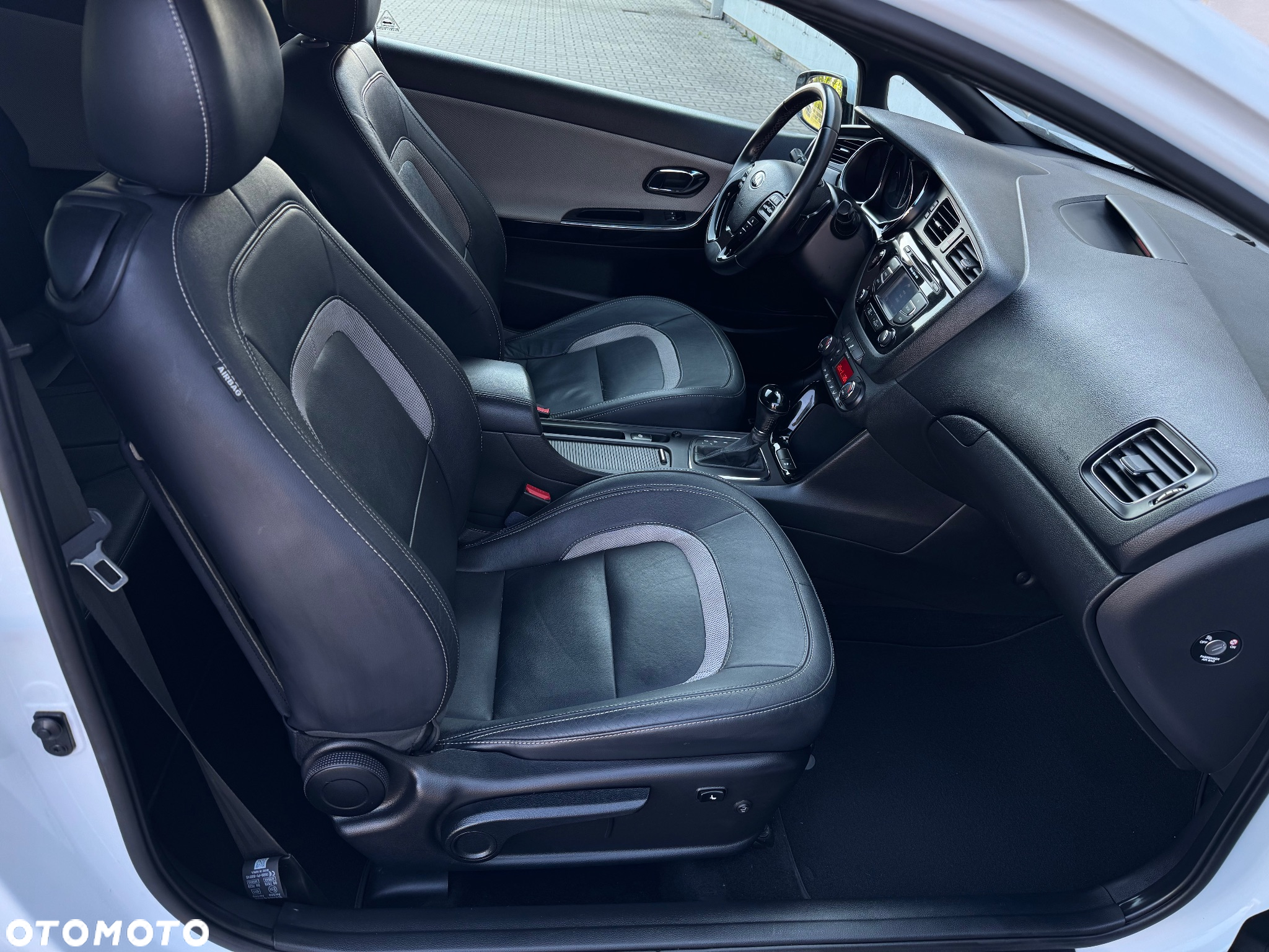 Kia ProCeed - 33