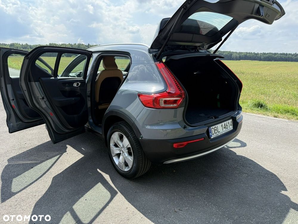 Volvo XC 40 D4 AWD Momentum Pro - 26