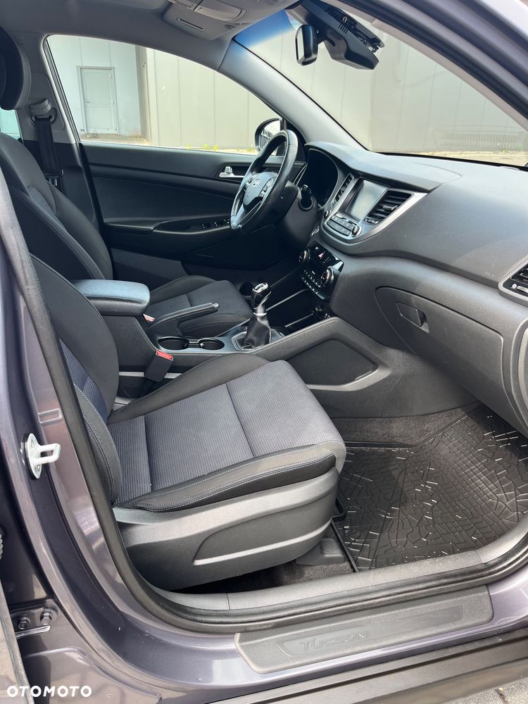 Hyundai Tucson 2.0 CRDI BlueDrive Style 2WD - 28