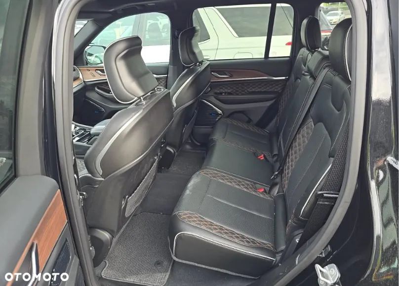 Jeep Grand Cherokee 3.6 V6 Summit - 11
