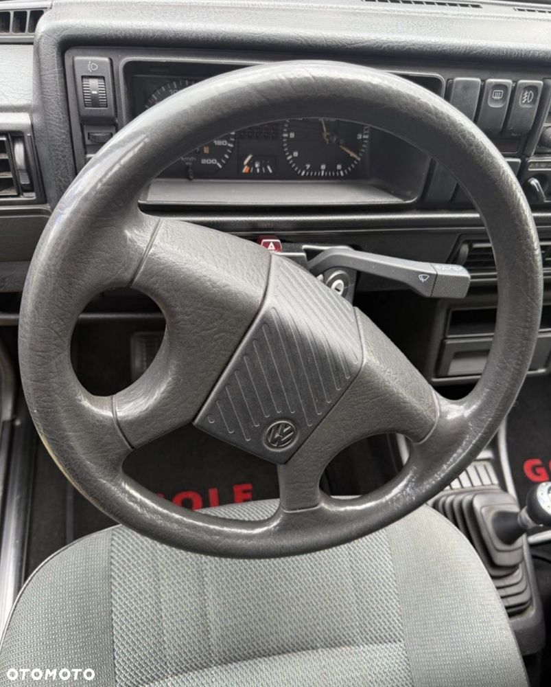 Volkswagen Golf 1.6 - 8