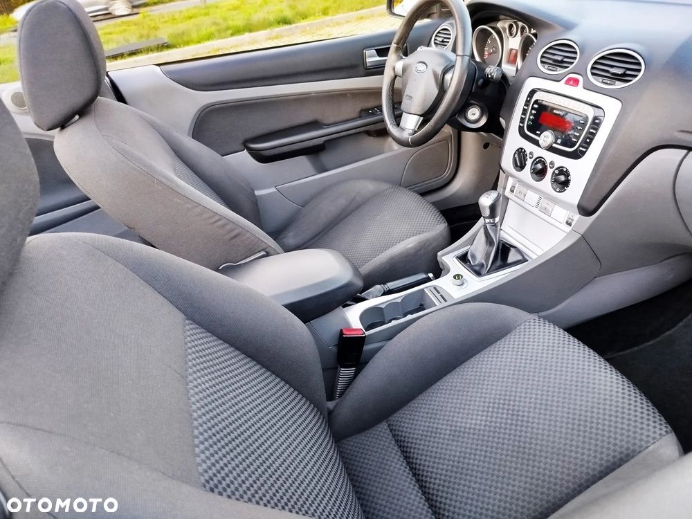 Ford Focus 2.0 16V Sport - 28