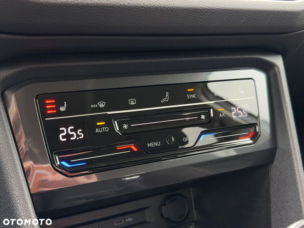 Volkswagen Tiguan - 36