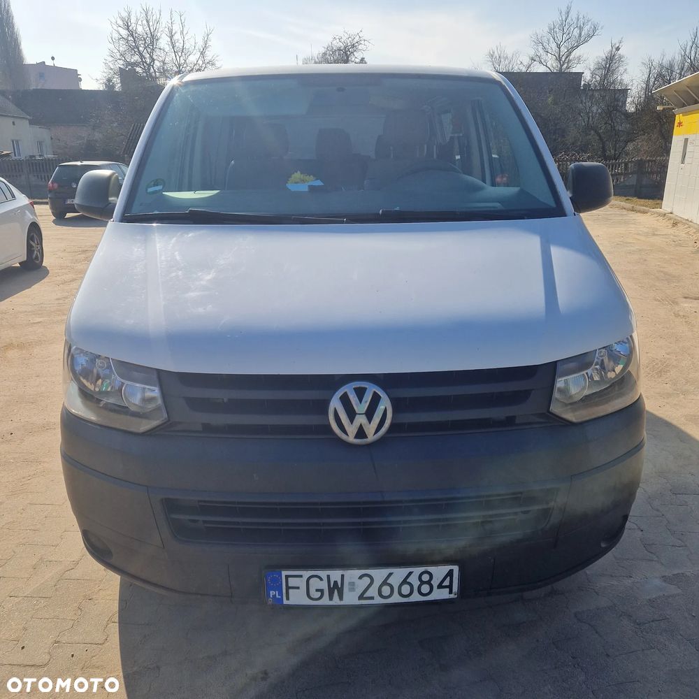 Volkswagen Caravelle - 3