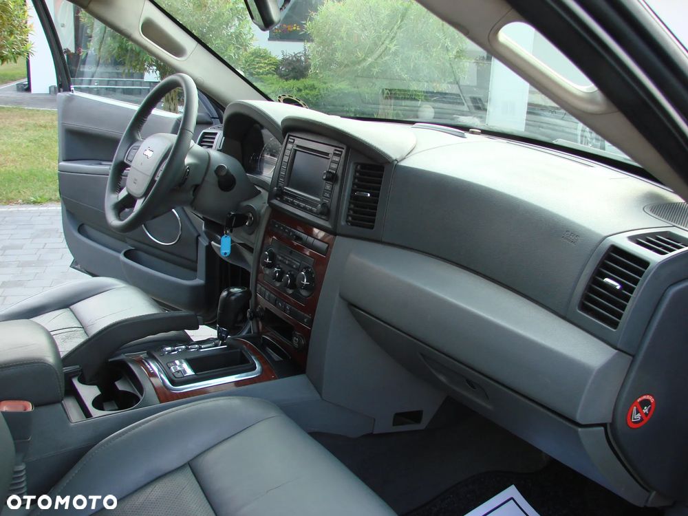 Jeep Grand Cherokee - 19