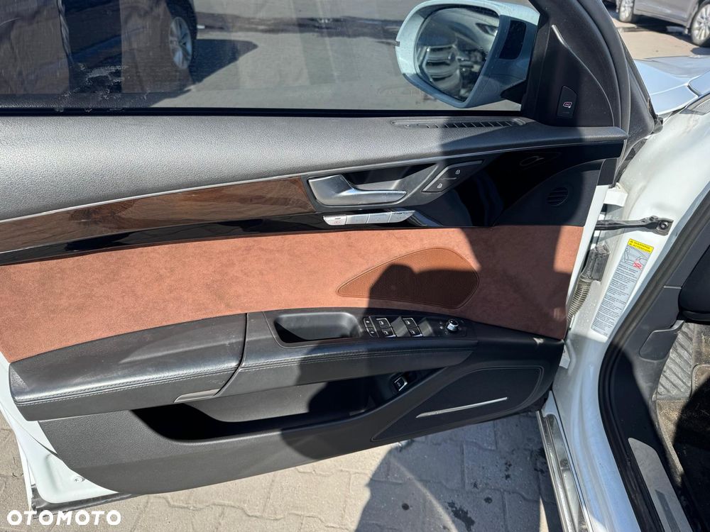 Audi A8 - 12