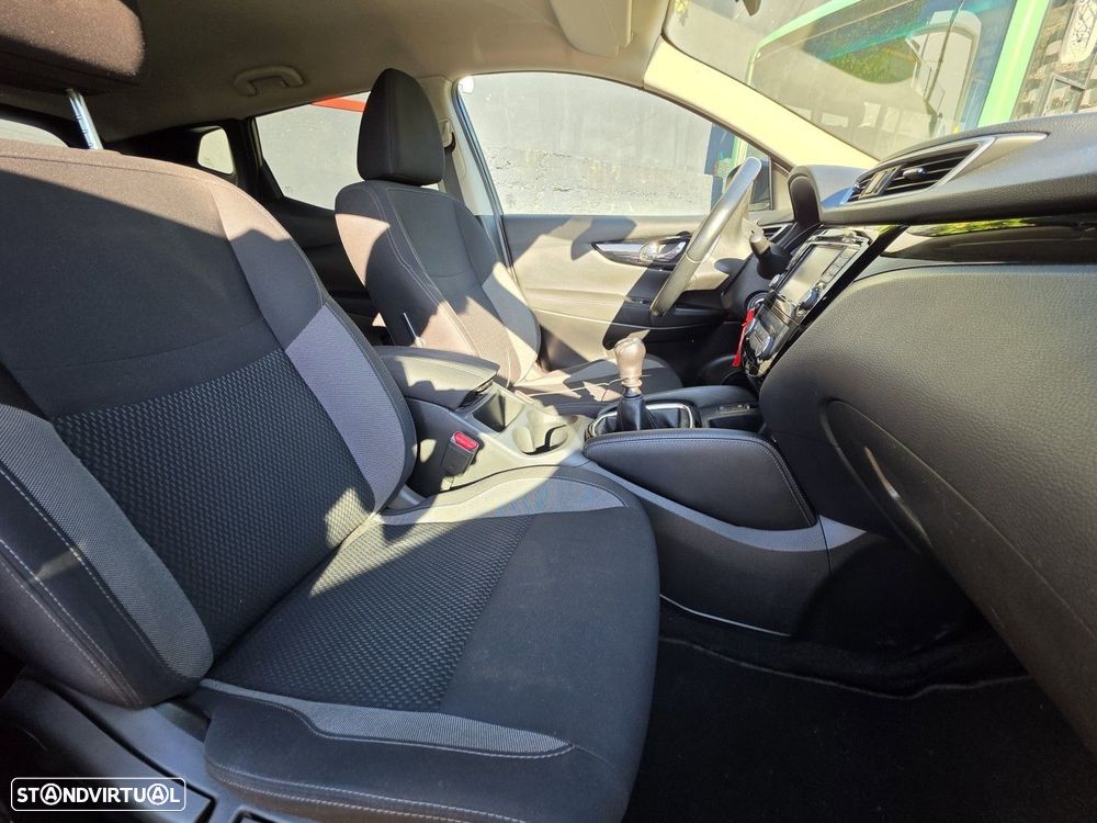 Nissan Qashqai 1.5 dCi N-Connecta - 17