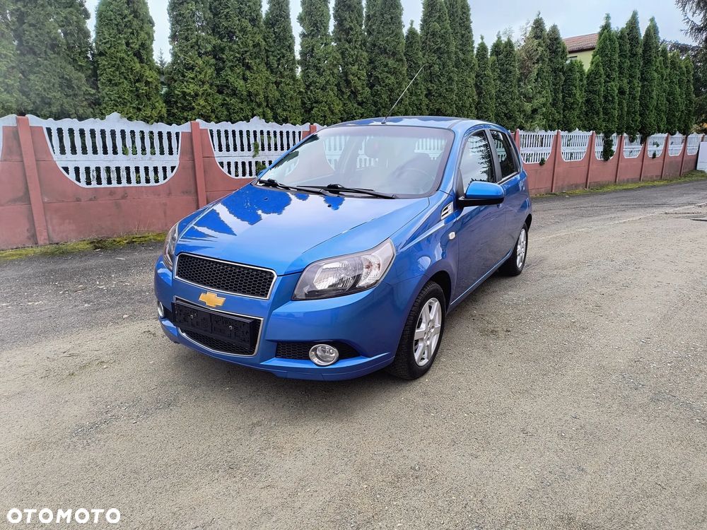 Chevrolet Aveo 2011 photo 2
