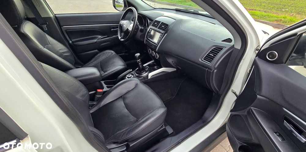 Mitsubishi ASX 1.8 DID Instyle NAVI 4WD AS&G - 24
