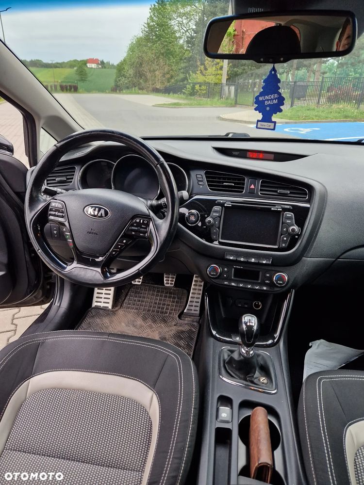 Kia Ceed 1.6 GDI Dream-Team Edition - 10