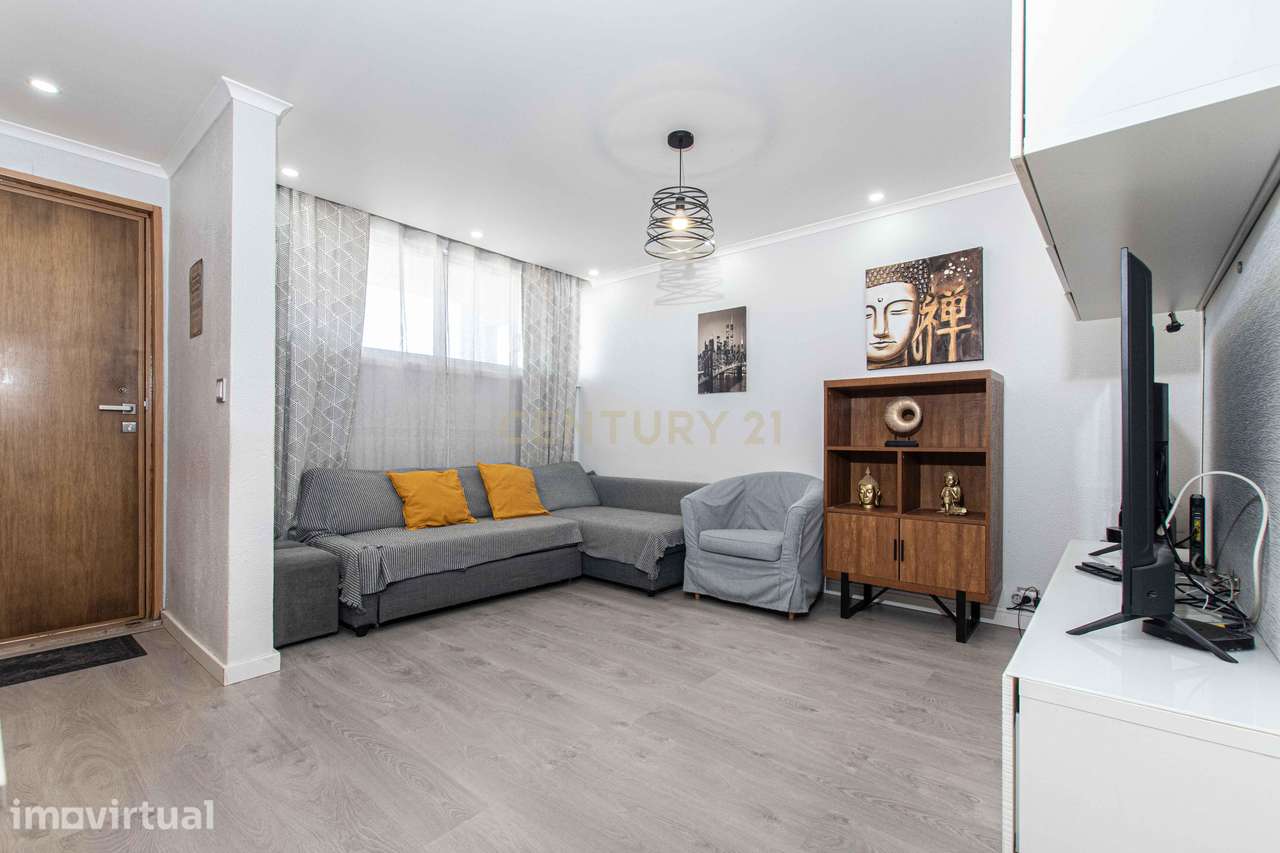 Apartamento T2 Santo António Dos Cavaleiros - Grande imagem: 3/17